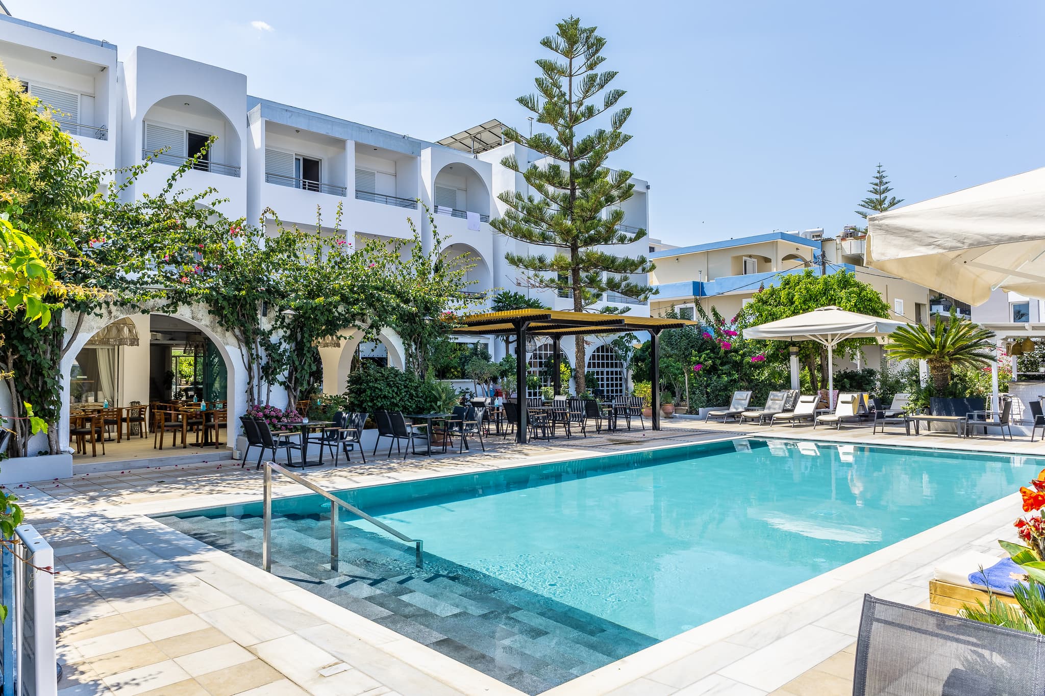 KYPARISSIA BEACH HOTEL